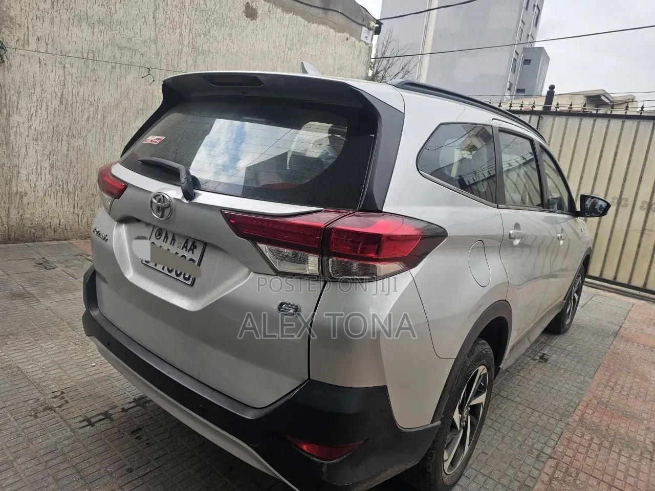 Toyota Rush 2023 Silver