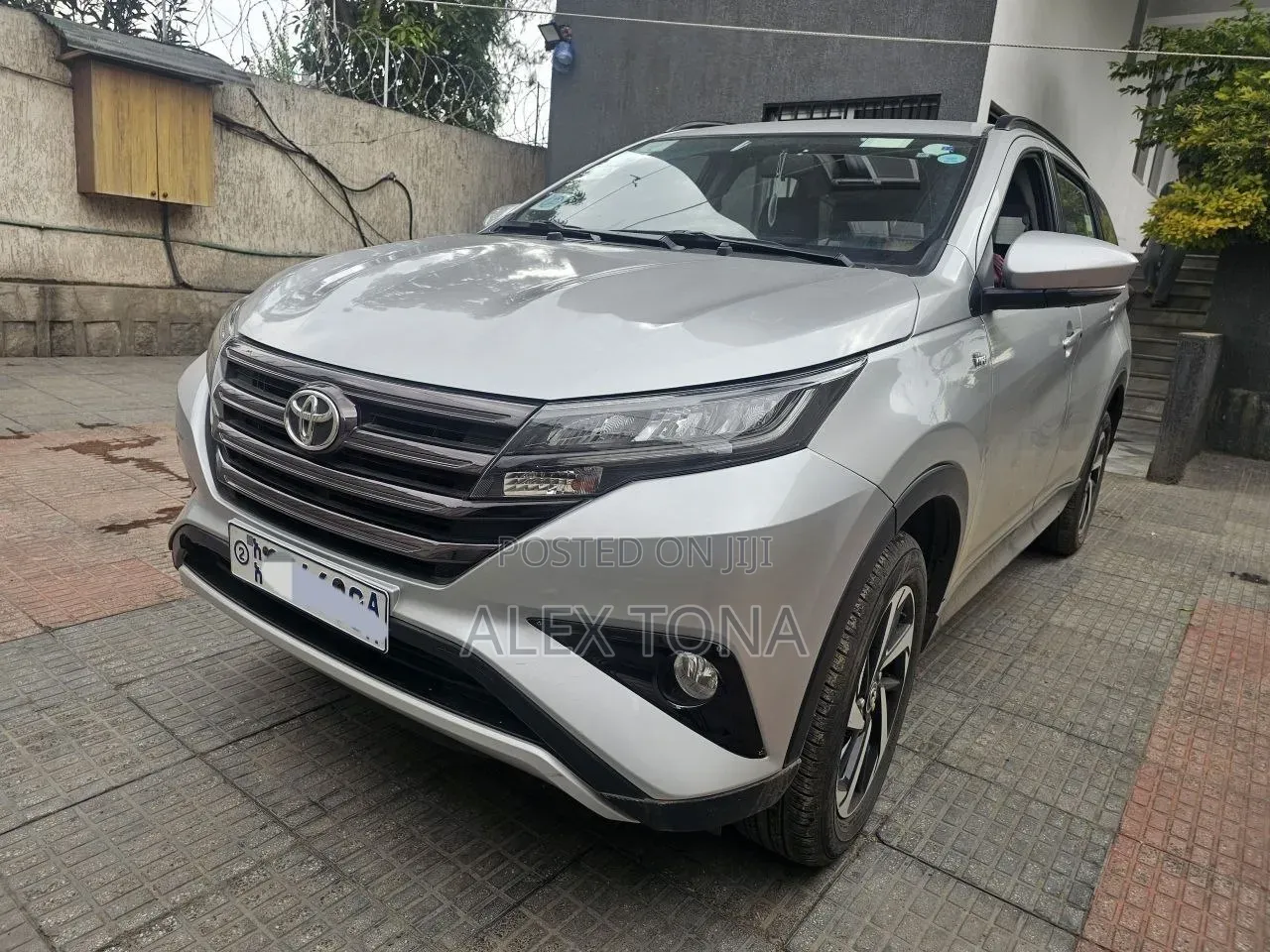 Toyota Rush 2023 Silver