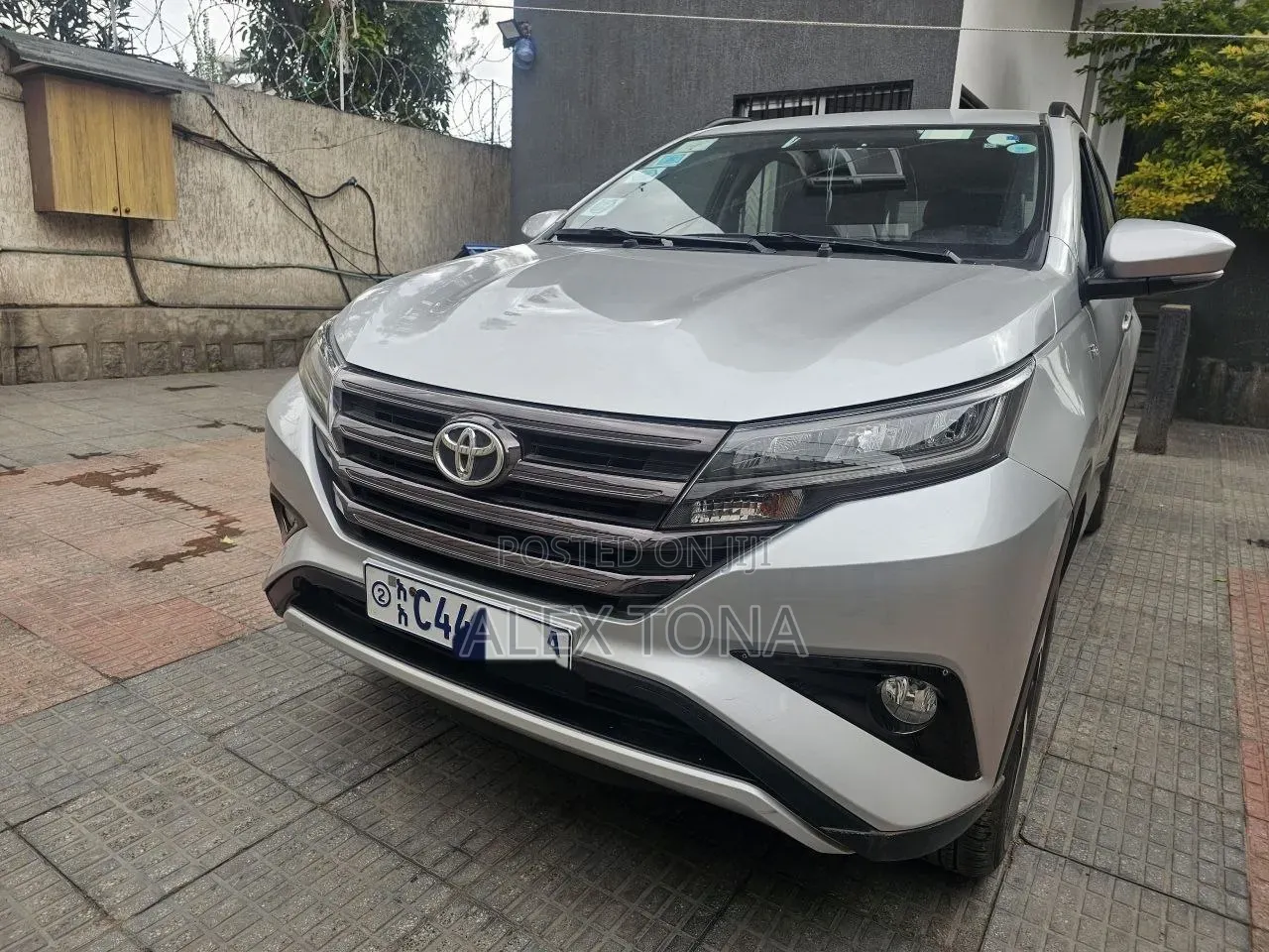 Toyota Rush 2023 Silver