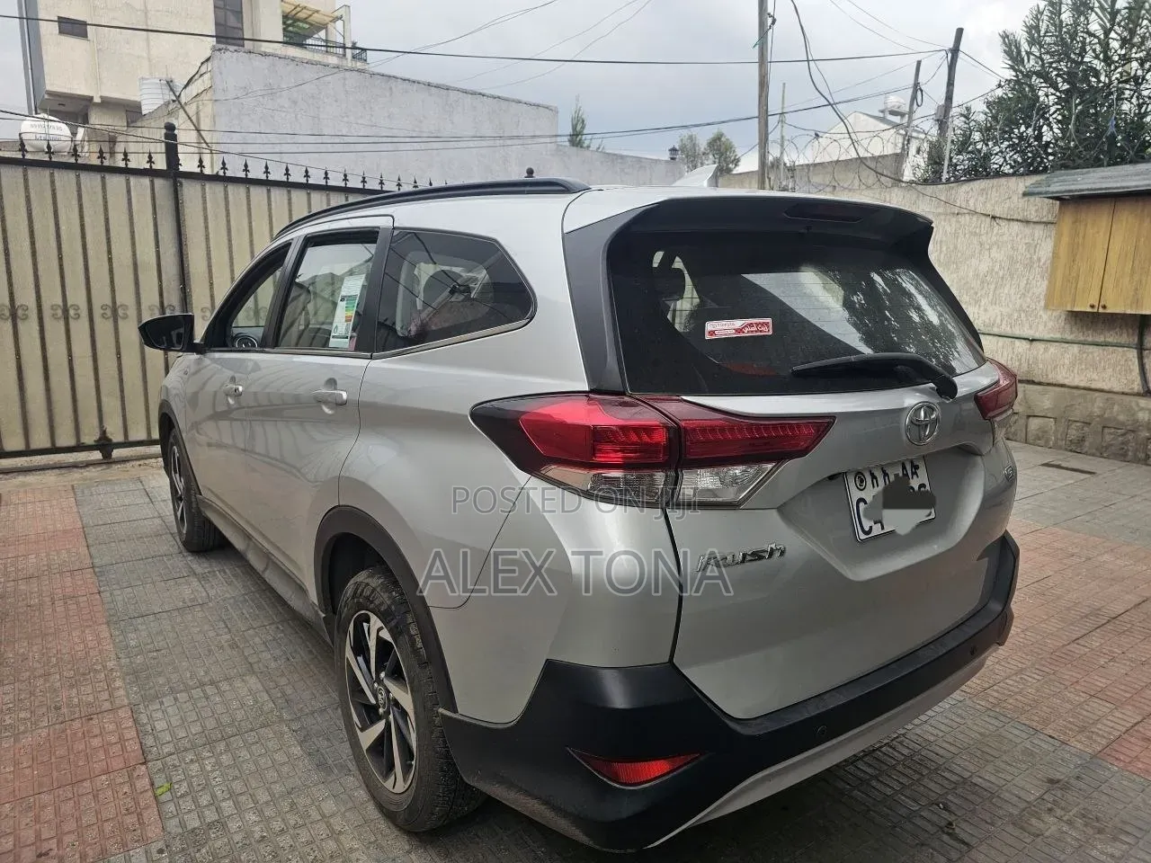 Toyota Rush 2023 Silver