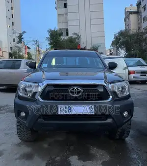 Toyota Tacoma 2014 Gray