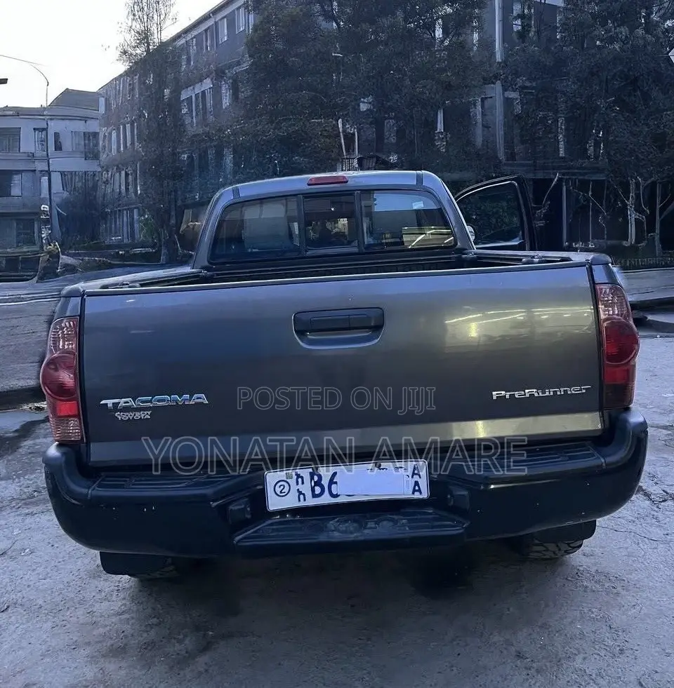 Toyota Tacoma 2014 Gray