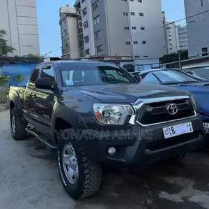Toyota Tacoma 2014 Gray