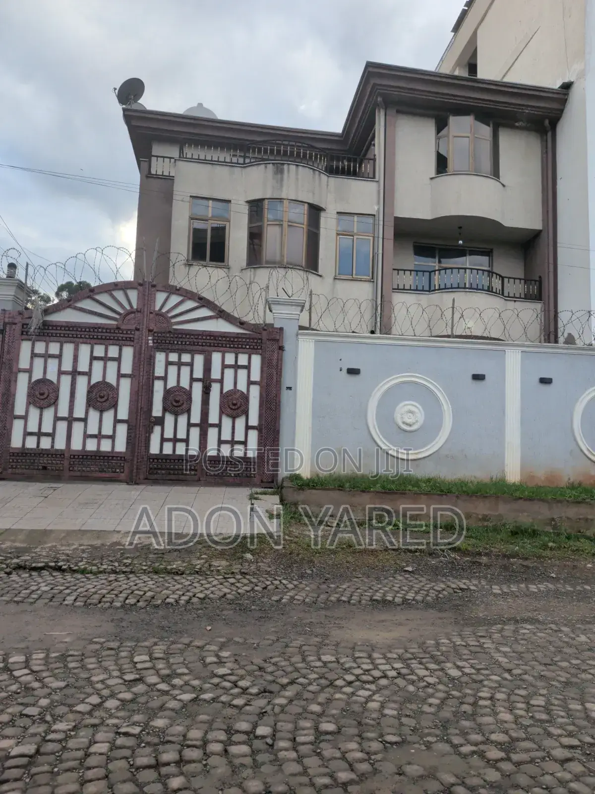 6bdrm House in Kolfe Keranio for sale
