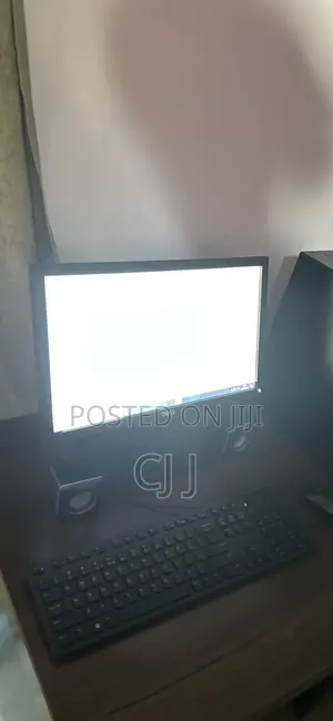 Desktop Computer Dell OptiPlex 3070 8GB Intel Core i3 HDD 1T