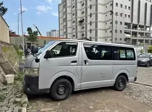 Toyota HiAce 2016 Silver