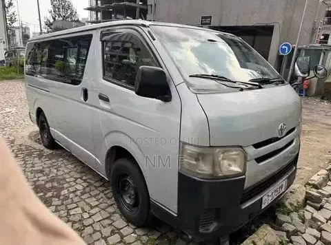 Toyota HiAce 2016 Silver