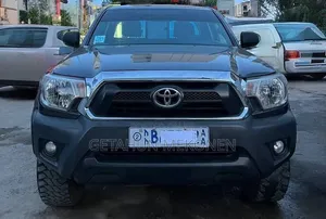 Toyota Tacoma 2014 Gray