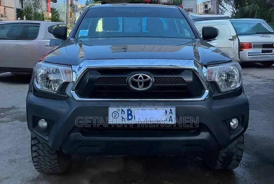 Toyota Tacoma 2014 Gray