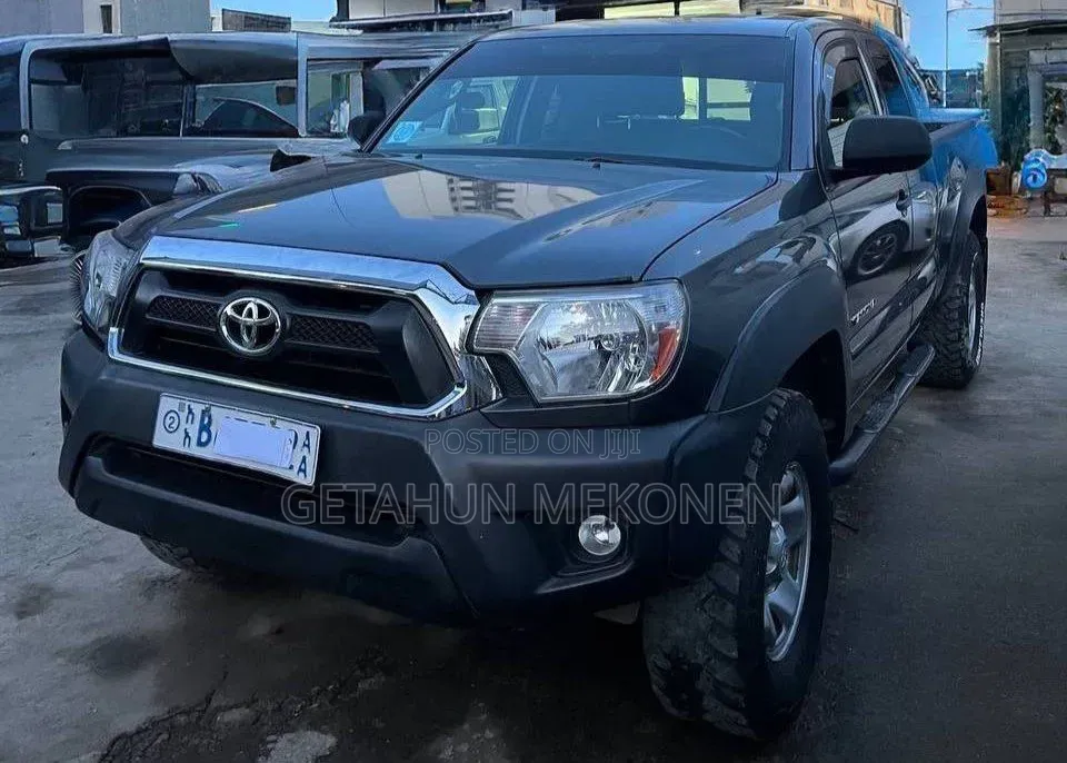 Toyota Tacoma 2014 Gray