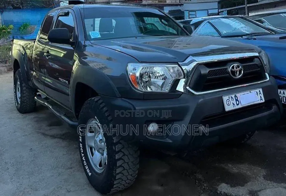 Toyota Tacoma 2014 Gray
