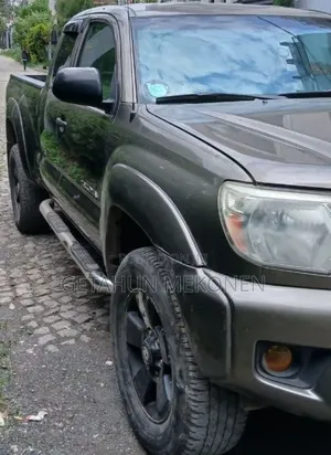 Toyota Tacoma 2015 Gold