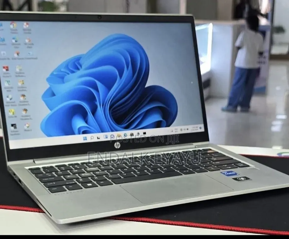New Laptop HP EliteBook 830 G9 16GB Intel Core i5 SSD 512GB