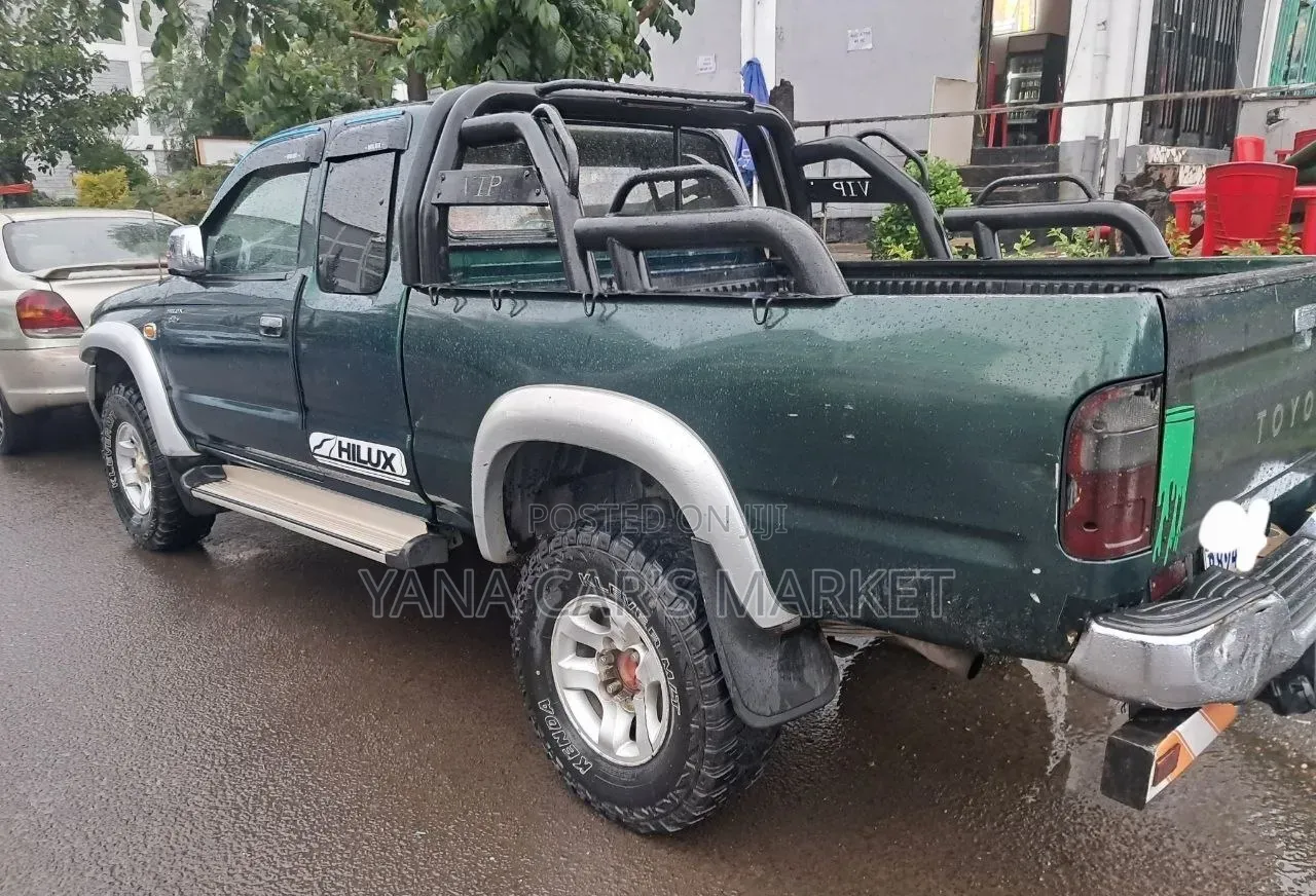 Toyota Hilux 2003