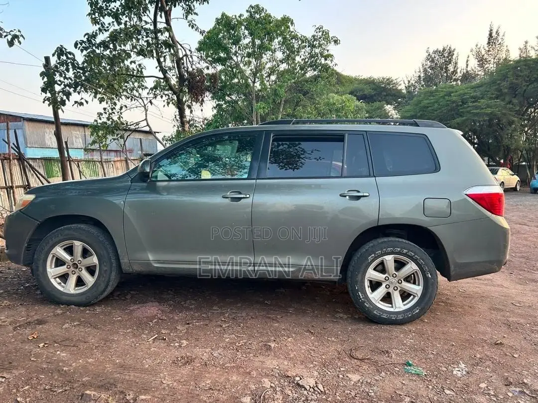 Toyota Highlander Sport 2010 Gray