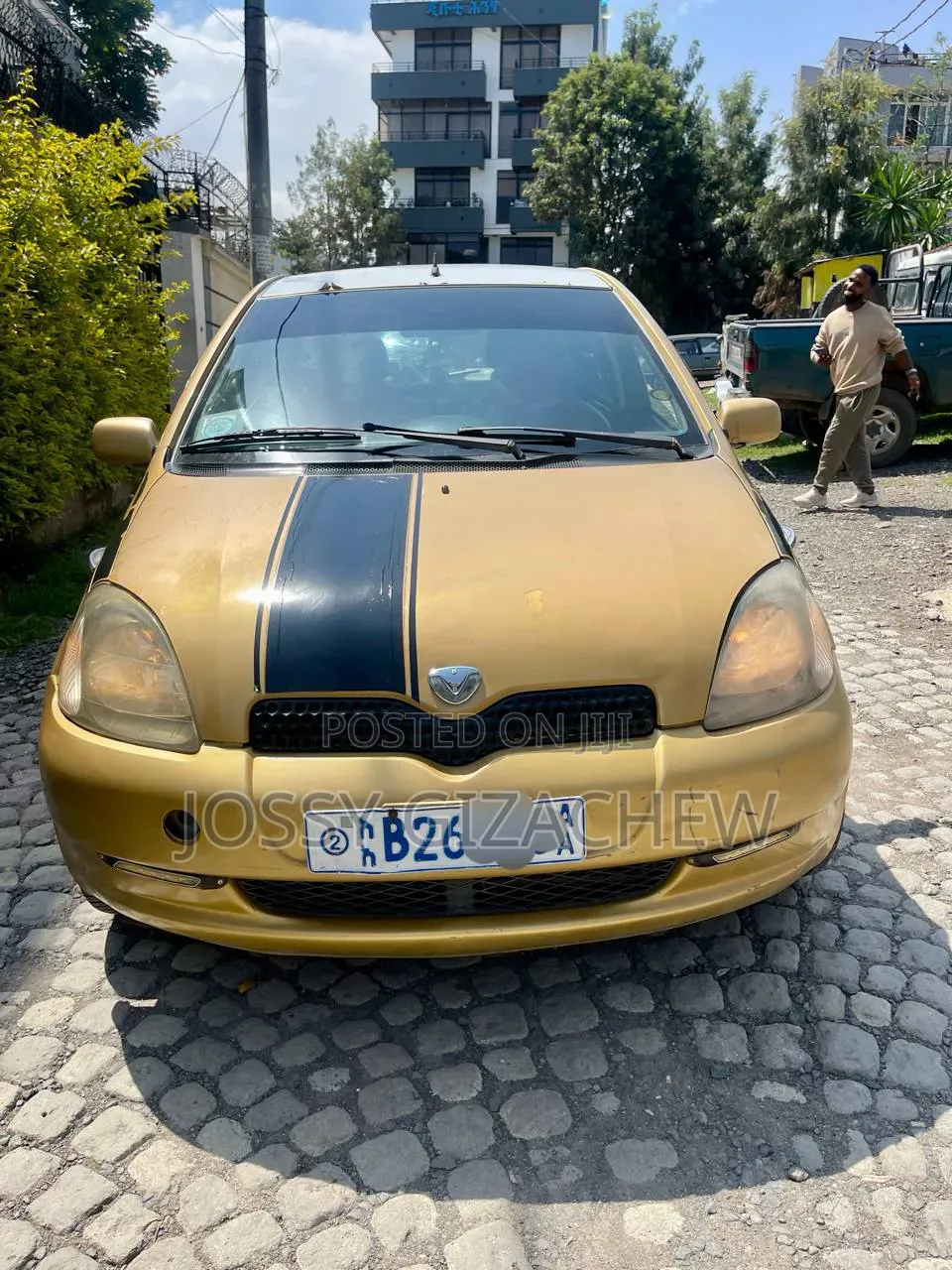Toyota Vitz 2001 Gold