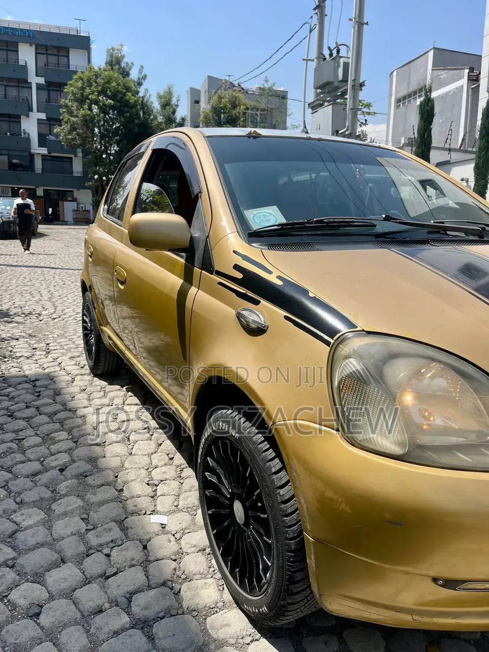 Toyota Vitz 2001 Gold