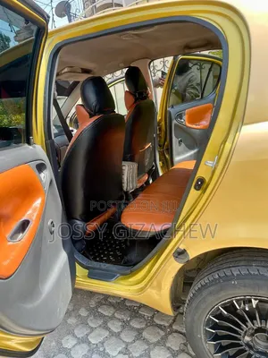 Toyota Vitz 2001 Gold