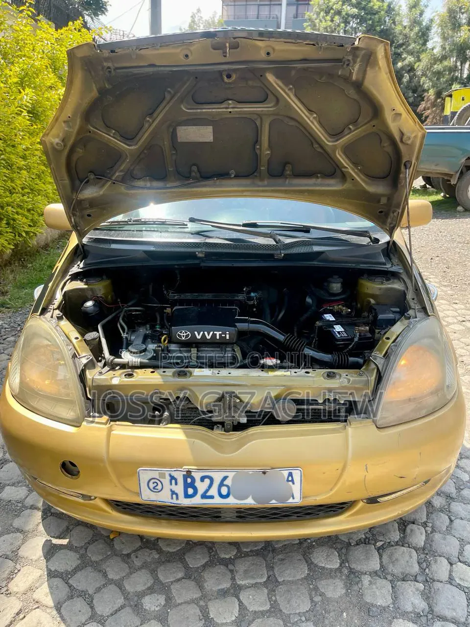 Toyota Vitz 2001 Gold