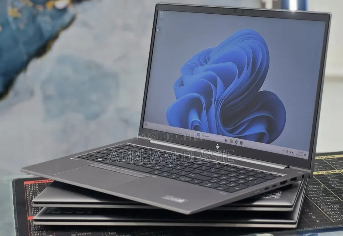 New Laptop HP 16GB Intel Core i5 SSD 512GB