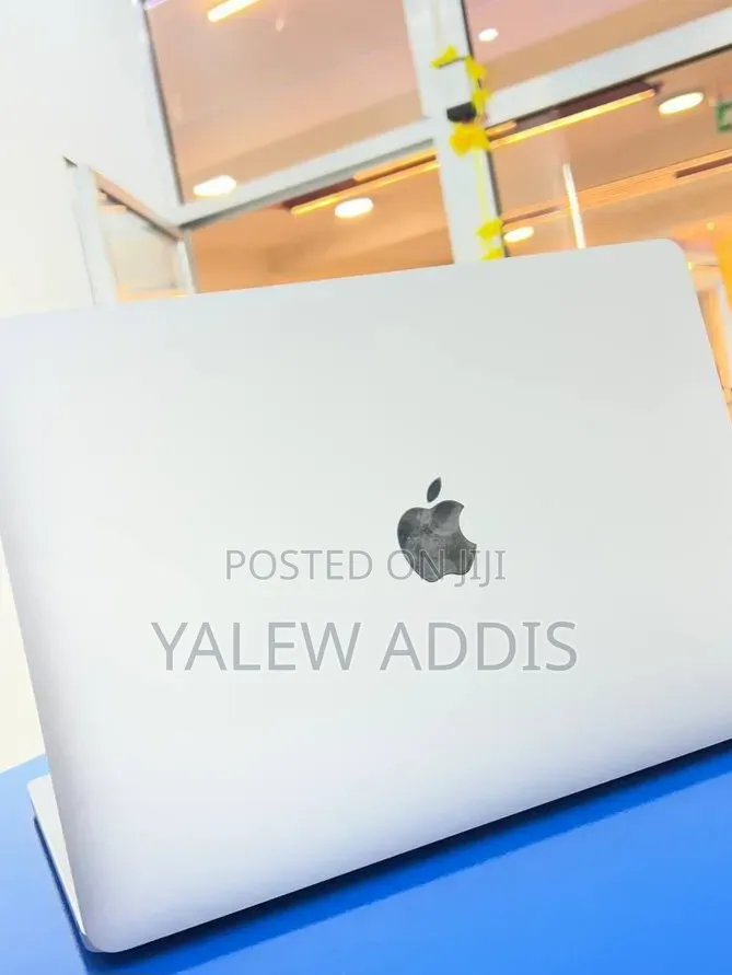 New Laptop Apple MacBook Pro 2020 M1 8GB Apple M1 SSD 256GB