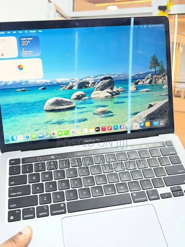 New Laptop Apple MacBook Pro 2020 M1 8GB Apple M1 SSD 256GB