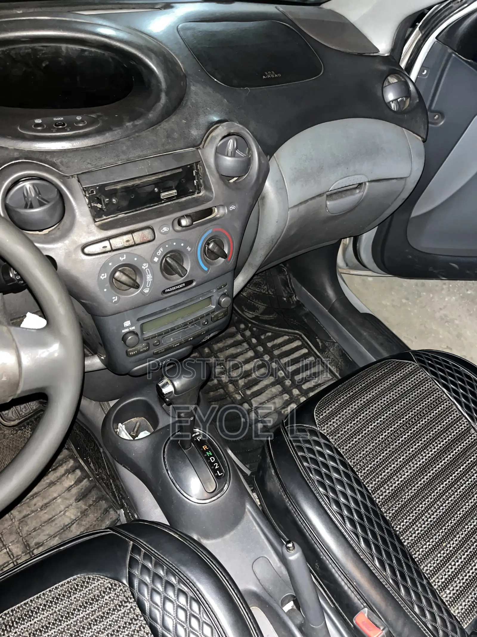 Toyota Vitz 2002 Silver