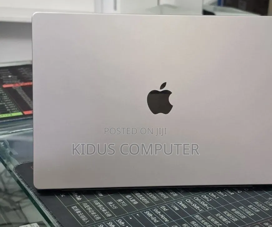 New Laptop Apple MacBook Pro 2021 M1 32GB Apple M1 SSD 512GB