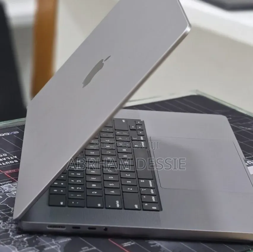 New Laptop Apple MacBook Pro 2021 M1 16GB Apple M1 SSD 512GB