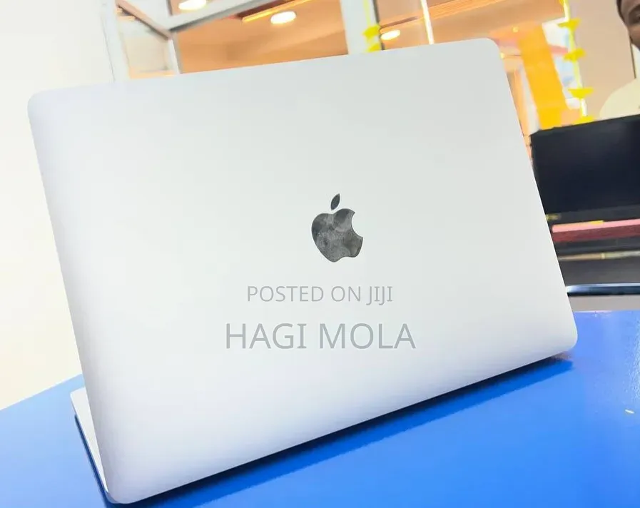 New Laptop Apple MacBook Air 2020 M1 8GB AMD A8 HDD 256GB
