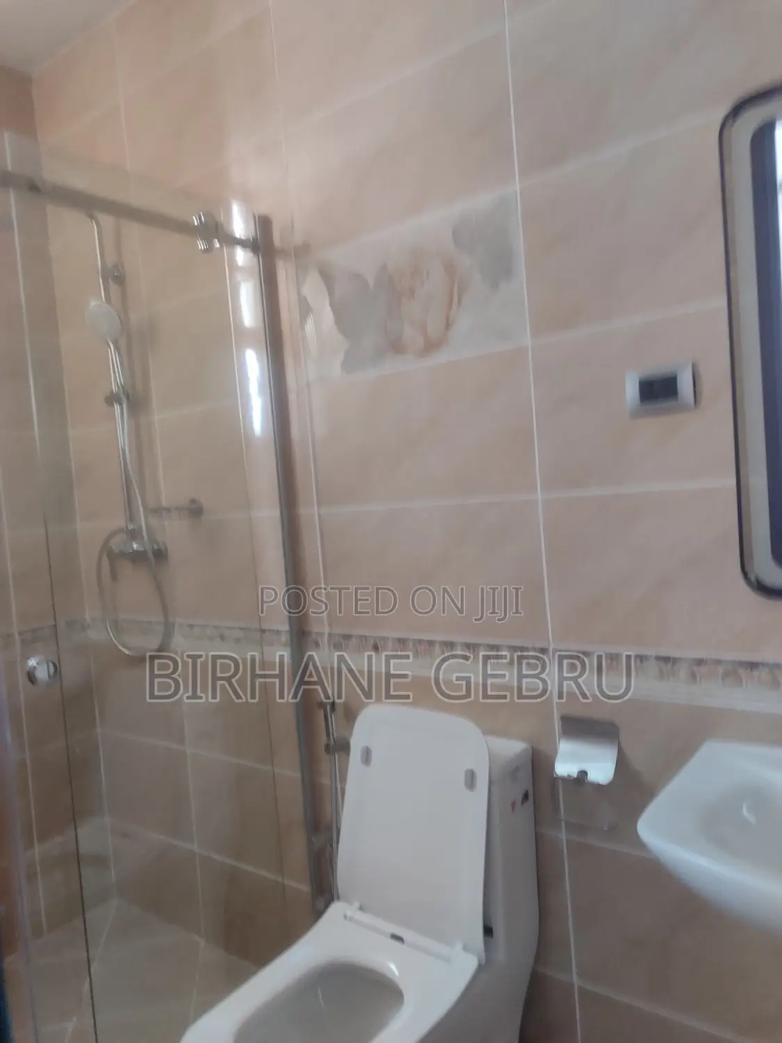 4bdrm Apartment in Luxury Apartiment, Yeka for rent