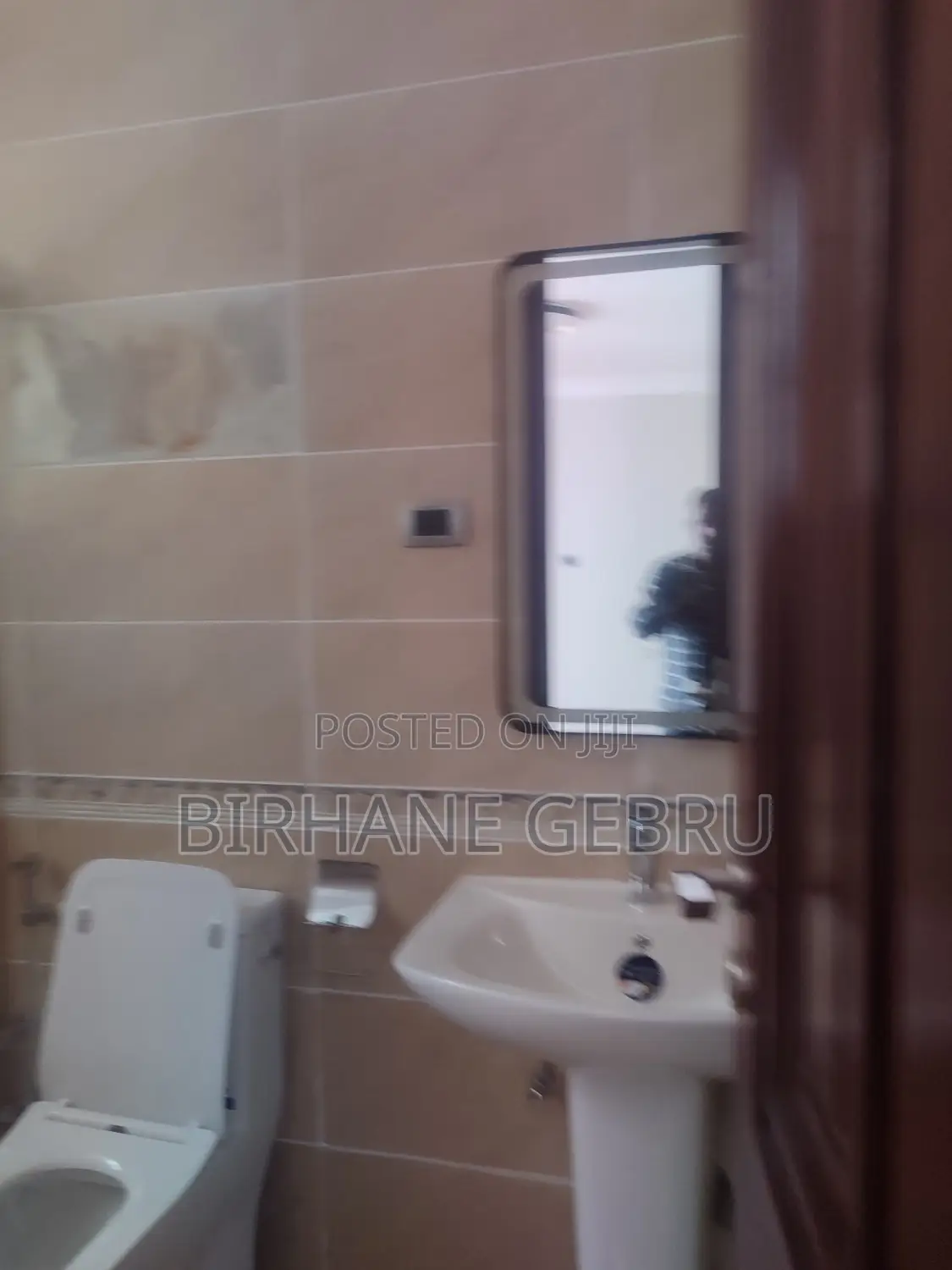 4bdrm Apartment in Luxury Apartiment, Yeka for rent
