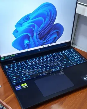 New Laptop Acer Predator Helios 18 PH18-71 16GB Intel Core i9 SSD 1T
