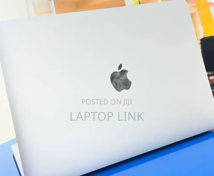 New Laptop Apple MacBook Pro 2020 M1 8GB Apple M1 Pro SSD 256GB