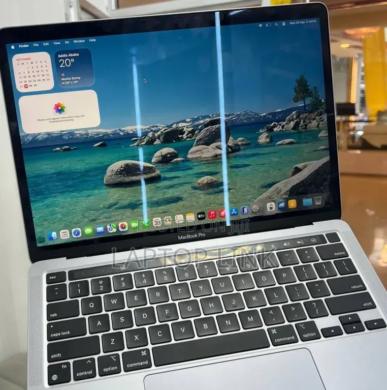 New Laptop Apple MacBook Pro 2020 M1 8GB Apple M1 Pro SSD 256GB