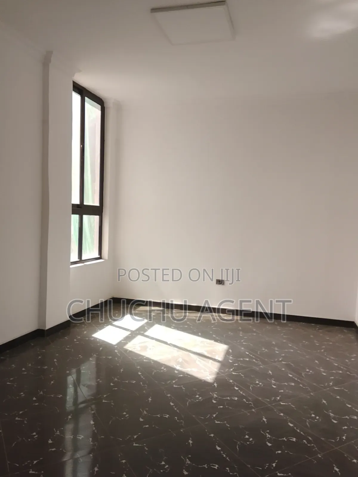 20bdrm Apartment in Akaky Kaliti for sale