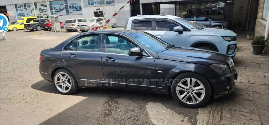 Mercedes-Benz C200 2008 Black