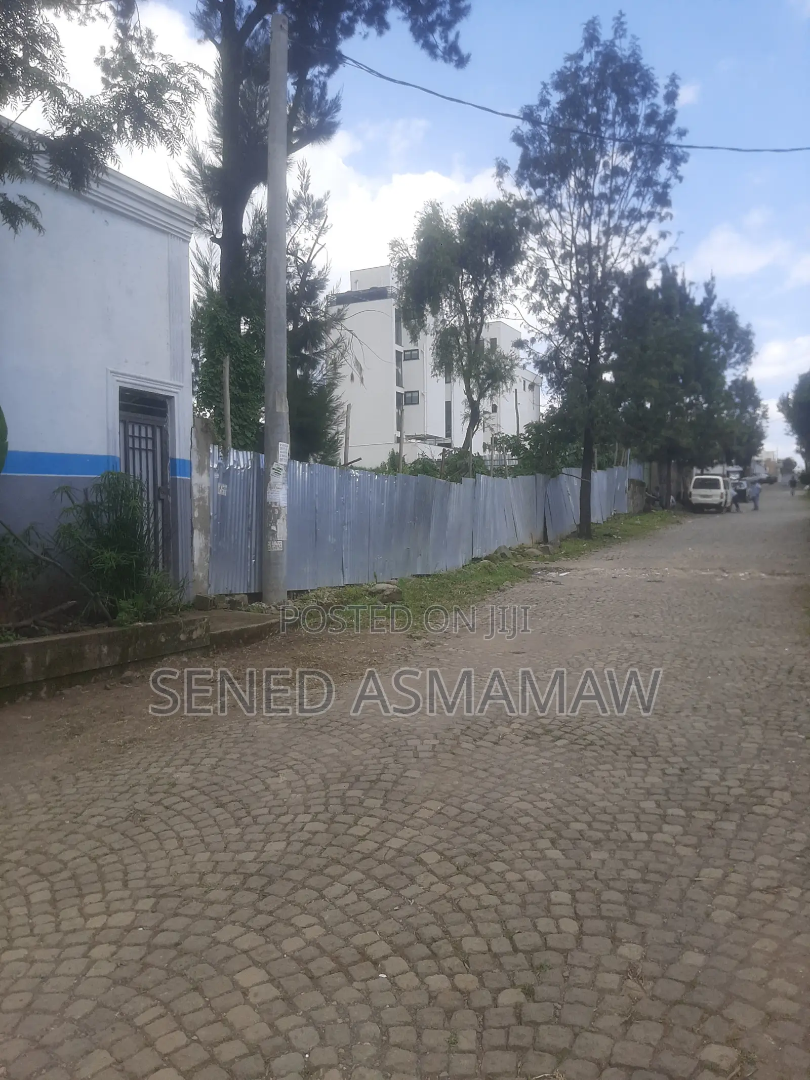 2000 ካሬ የሚሸጥ ወሰን ኮተቤ ከዋናው መንገድ 100 ሜትር ገባ ብሎ ብር