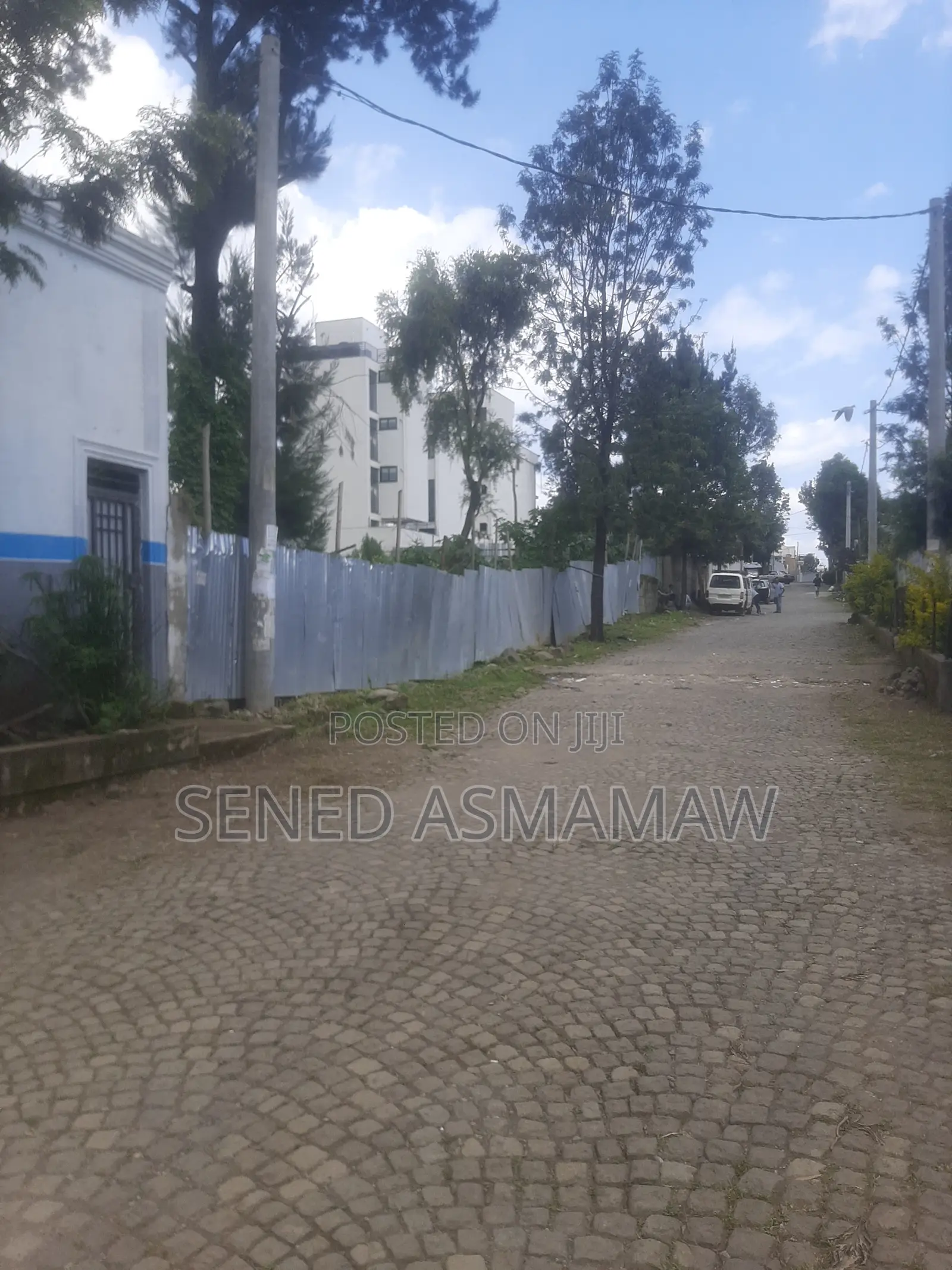2000 ካሬ የሚሸጥ ወሰን ኮተቤ ከዋናው መንገድ 100 ሜትር ገባ ብሎ ብር
