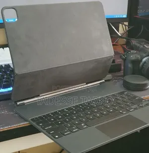 Apple iPad Keyboard 11 Inch and 13 Inch