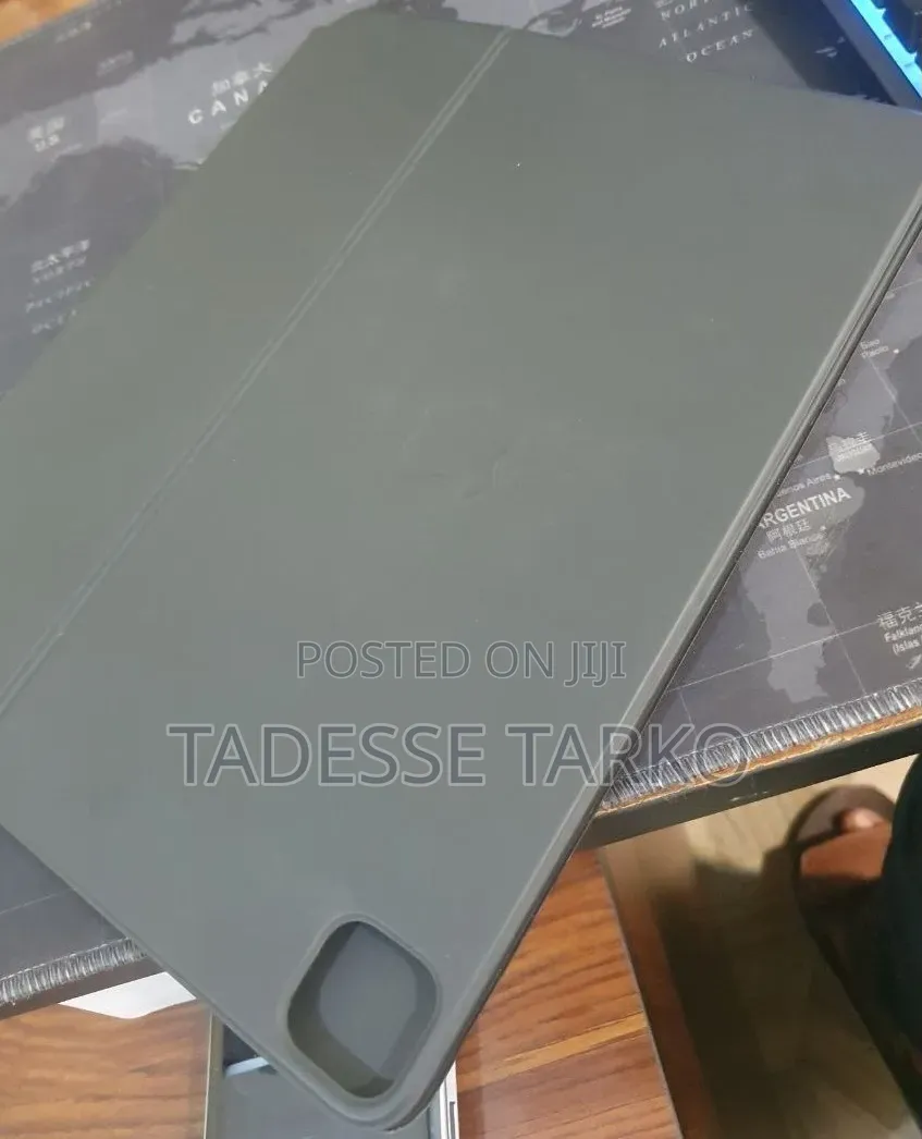 Apple iPad Keyboard 11 Inch and 13 Inch