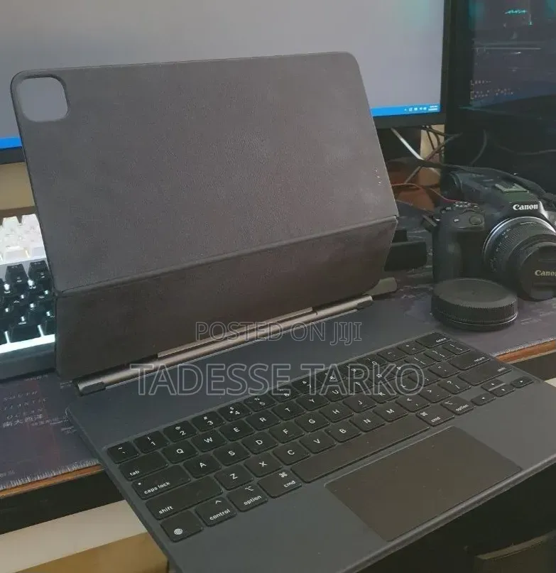 Apple iPad Keyboard 11 Inch and 13 Inch
