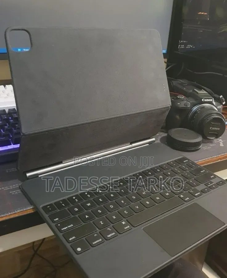 Apple iPad Keyboard 11 Inch and 13 Inch