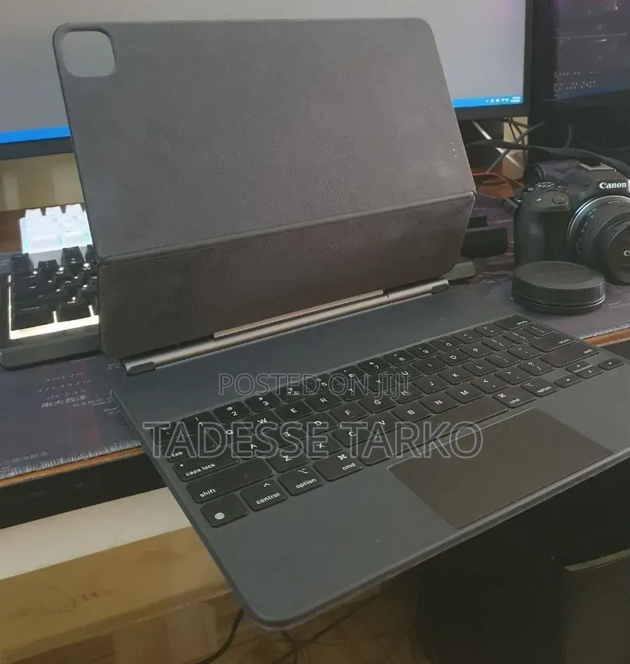 Apple iPad Keyboard 11 Inch and 13 Inch