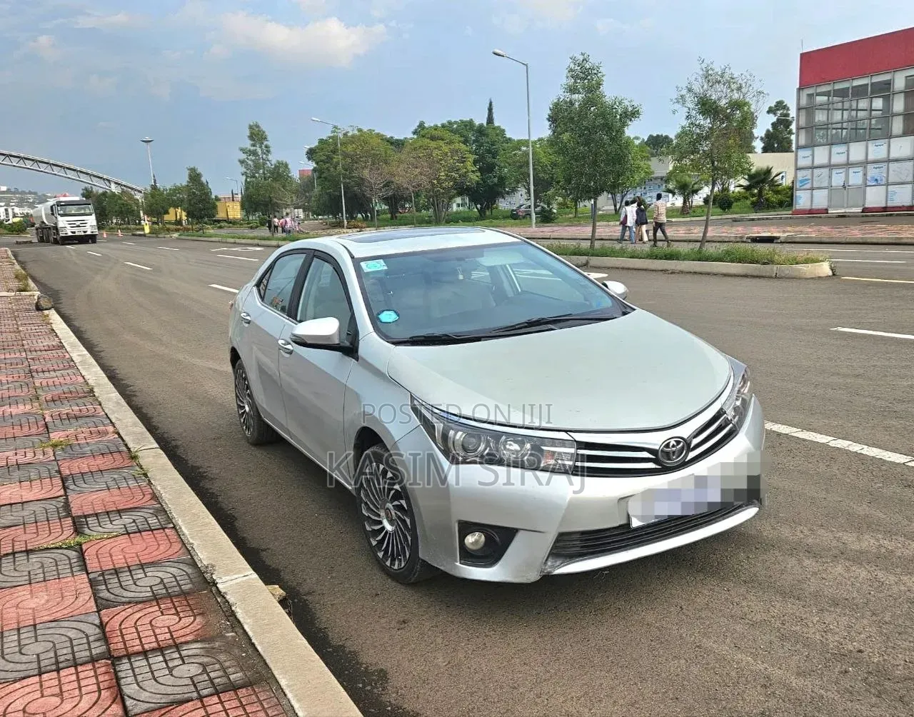 Toyota Corolla LE 4dr Sedan (1.8L 4cyl CVT) 2016 Silver