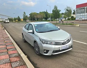 Toyota Corolla LE 4dr Sedan (1.8L 4cyl CVT) 2016 Silver