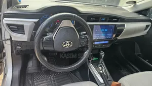 Toyota Corolla LE 4dr Sedan (1.8L 4cyl CVT) 2016 Silver