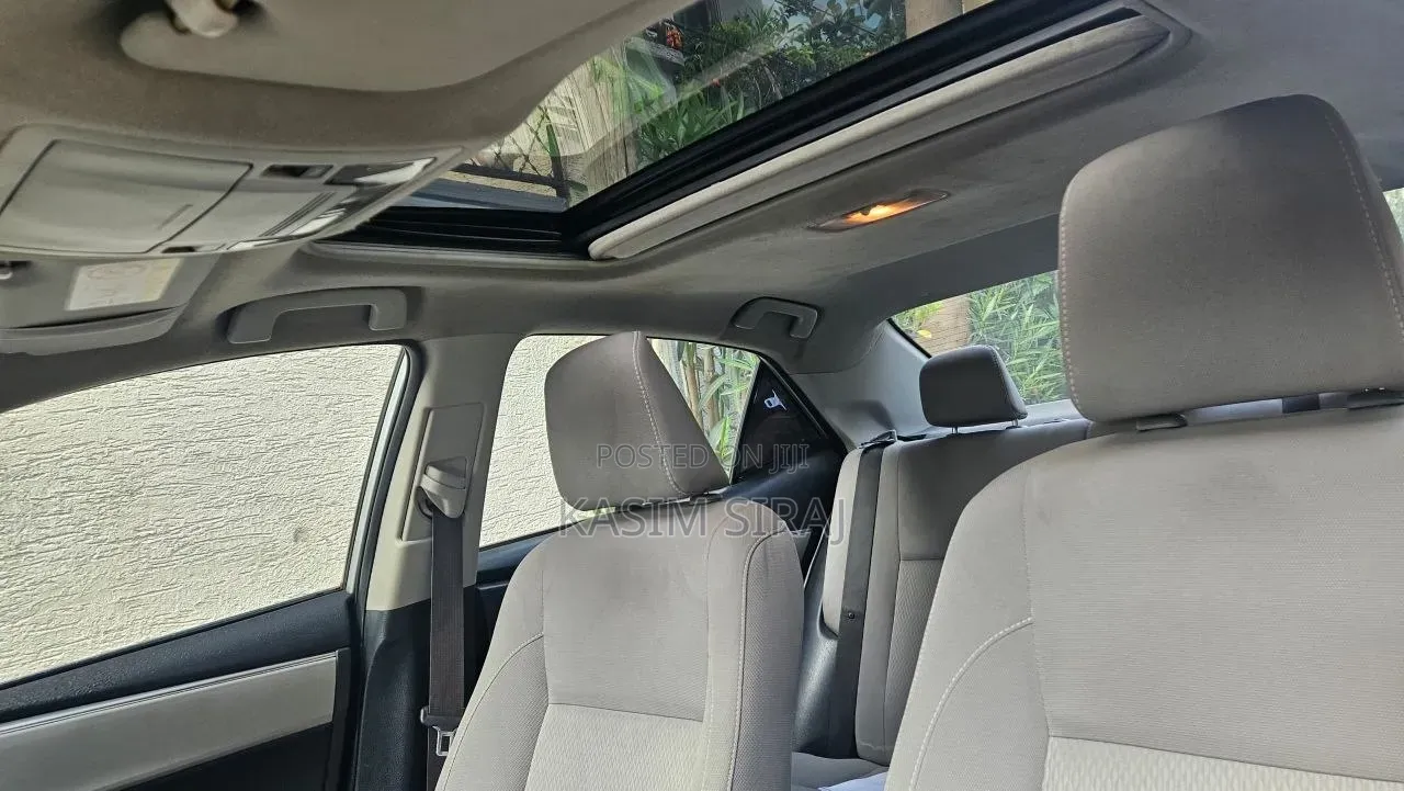 Toyota Corolla LE 4dr Sedan (1.8L 4cyl CVT) 2016 Silver