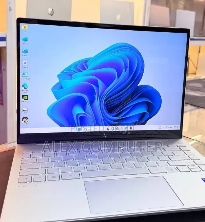 New Laptop HP Envy 13 16GB Intel Core i5 SSD 512GB
