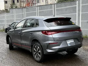 BYD E2 43 kWh 94 hp FWD 2024 Silver